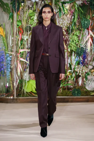 Look 12
